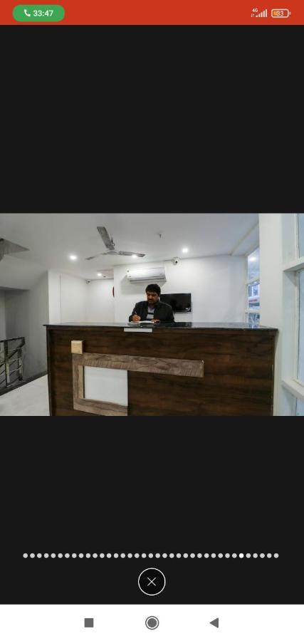 Hotel Almond Zirakpur Buitenkant foto