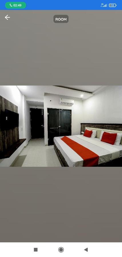 Hotel Almond Zirakpur Buitenkant foto