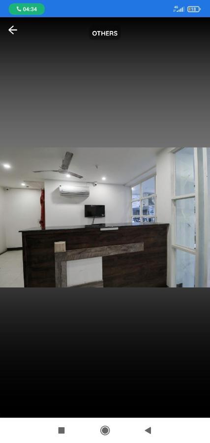 Hotel Almond Zirakpur Buitenkant foto