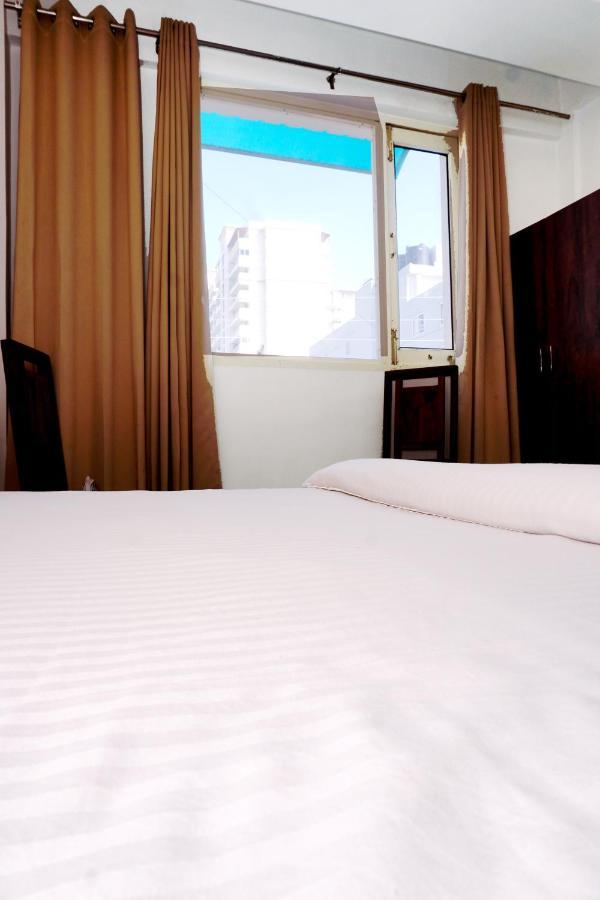 Hotel Almond Zirakpur Buitenkant foto